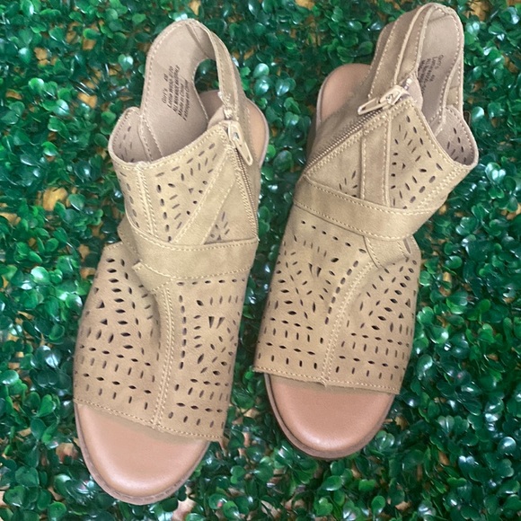 I’m perfectly good shape I have actually never wore it once - Picture 1 of 2